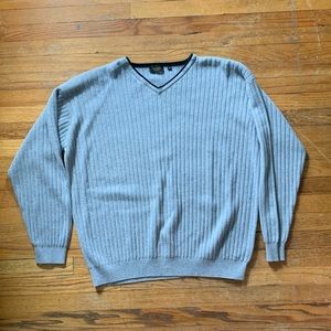 Nebraska V-neck sweater